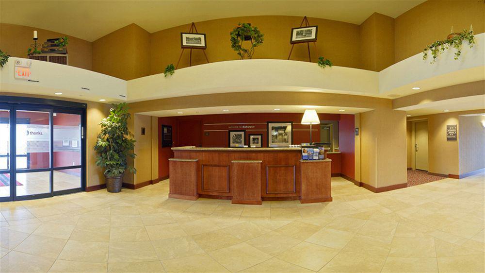 Hampton Inn Dubuque Extérieur photo