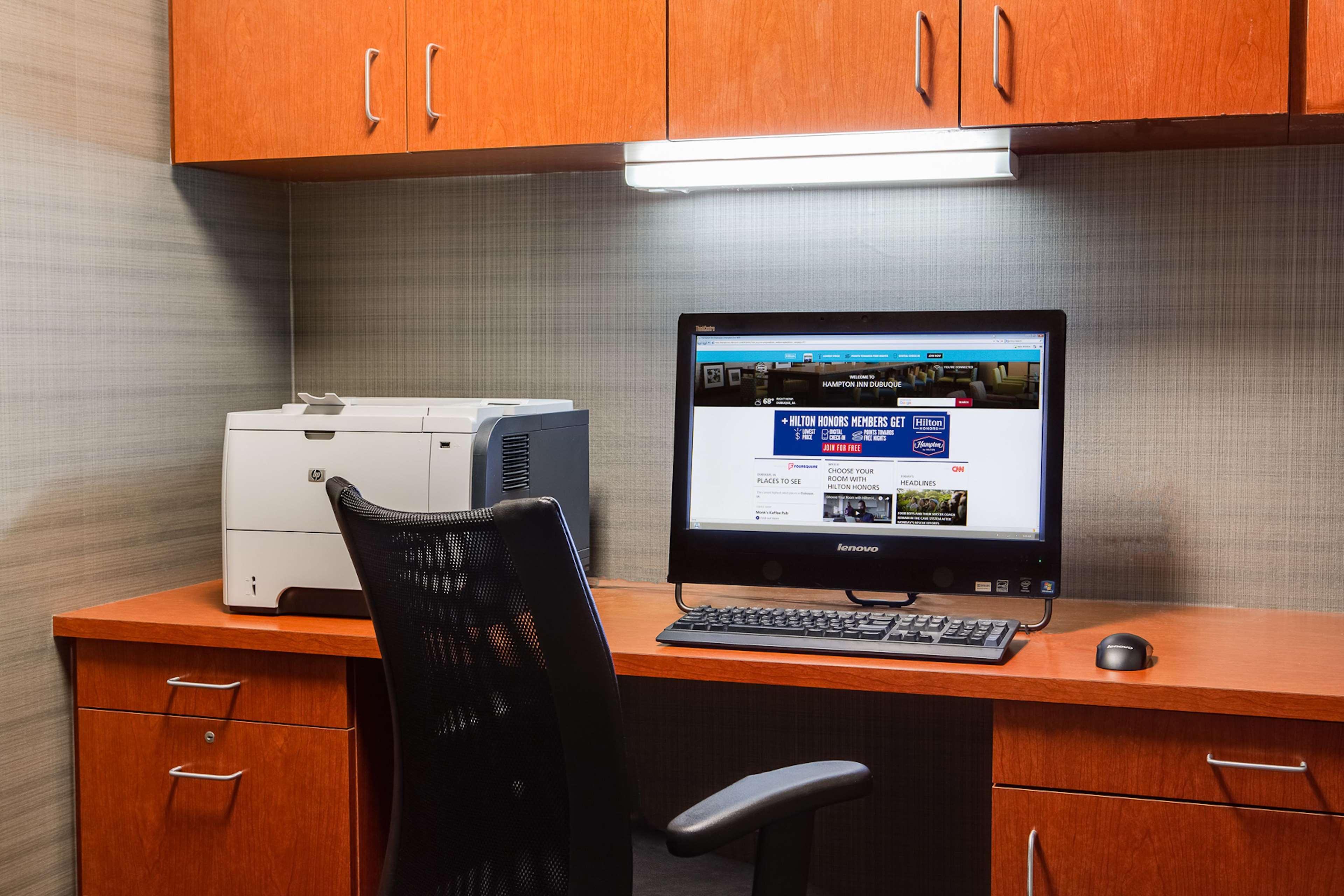 Hampton Inn Dubuque Extérieur photo