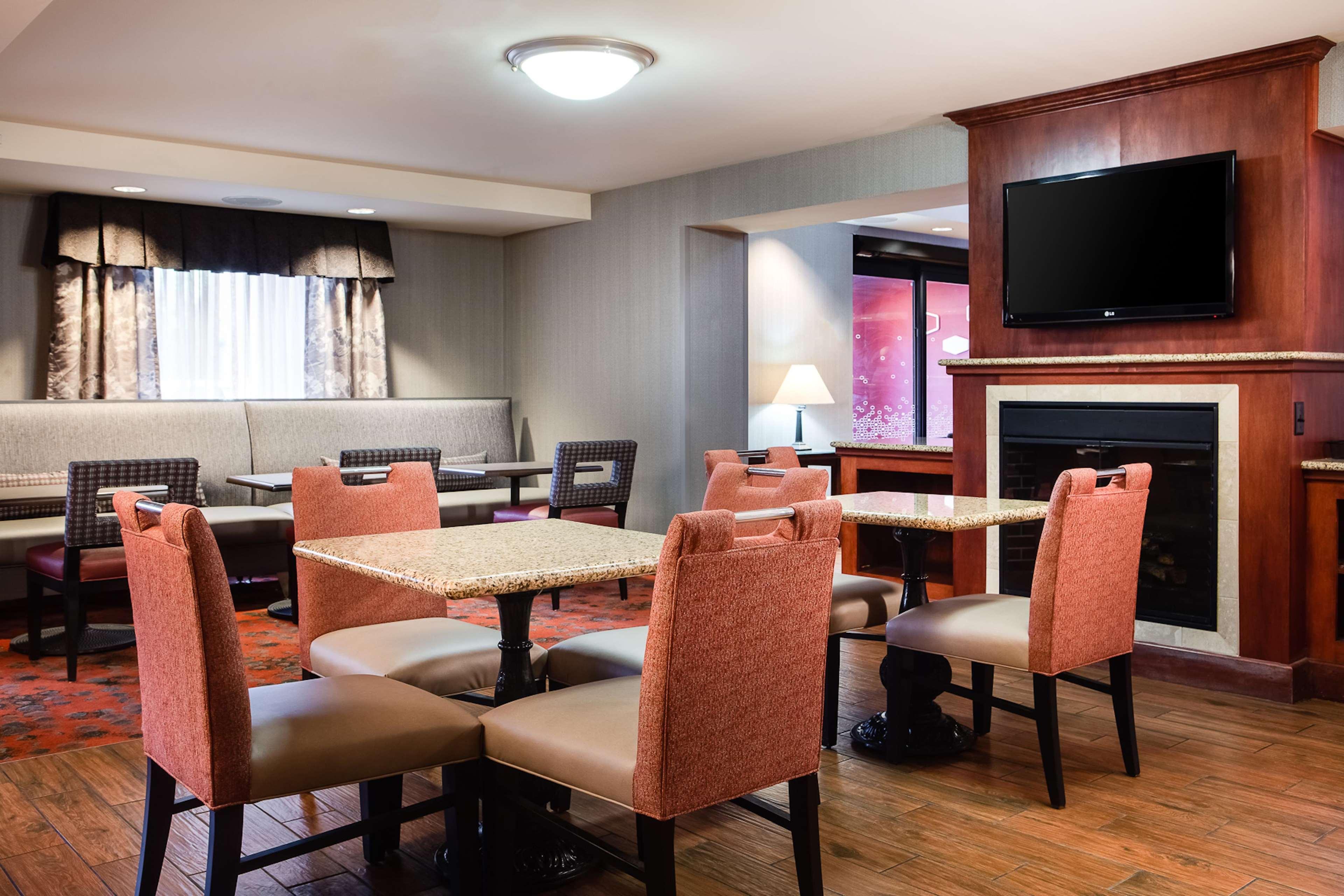 Hampton Inn Dubuque Extérieur photo
