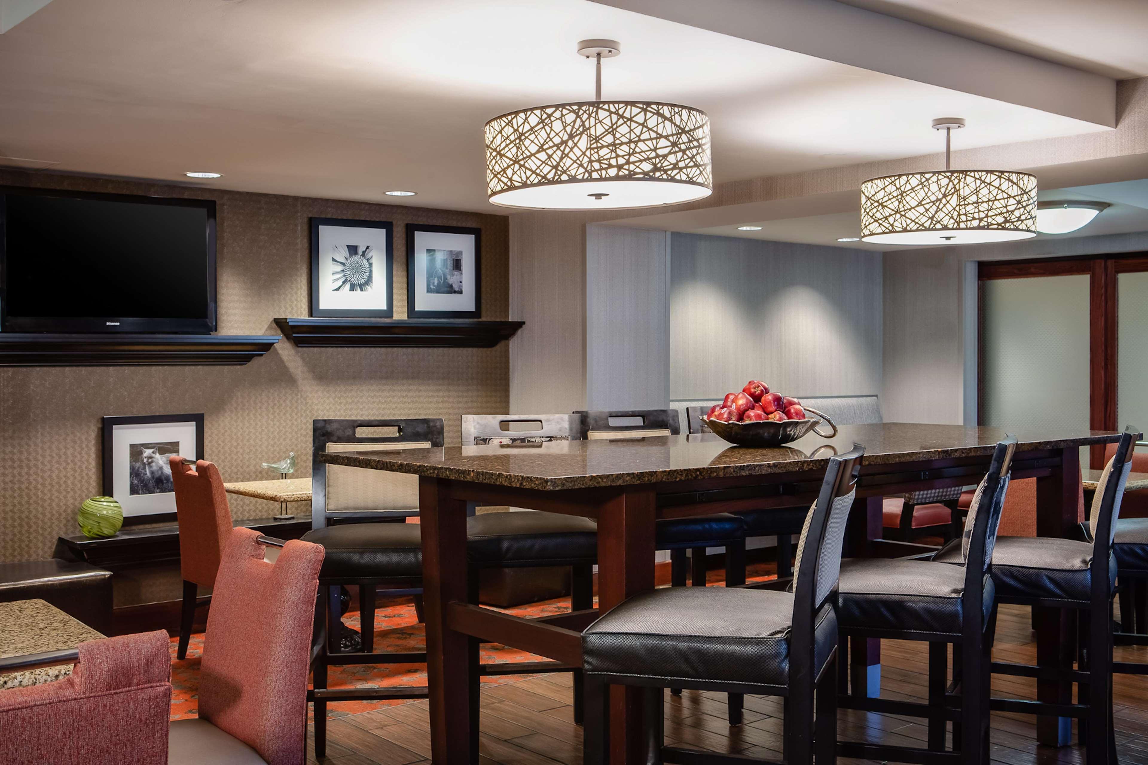 Hampton Inn Dubuque Extérieur photo