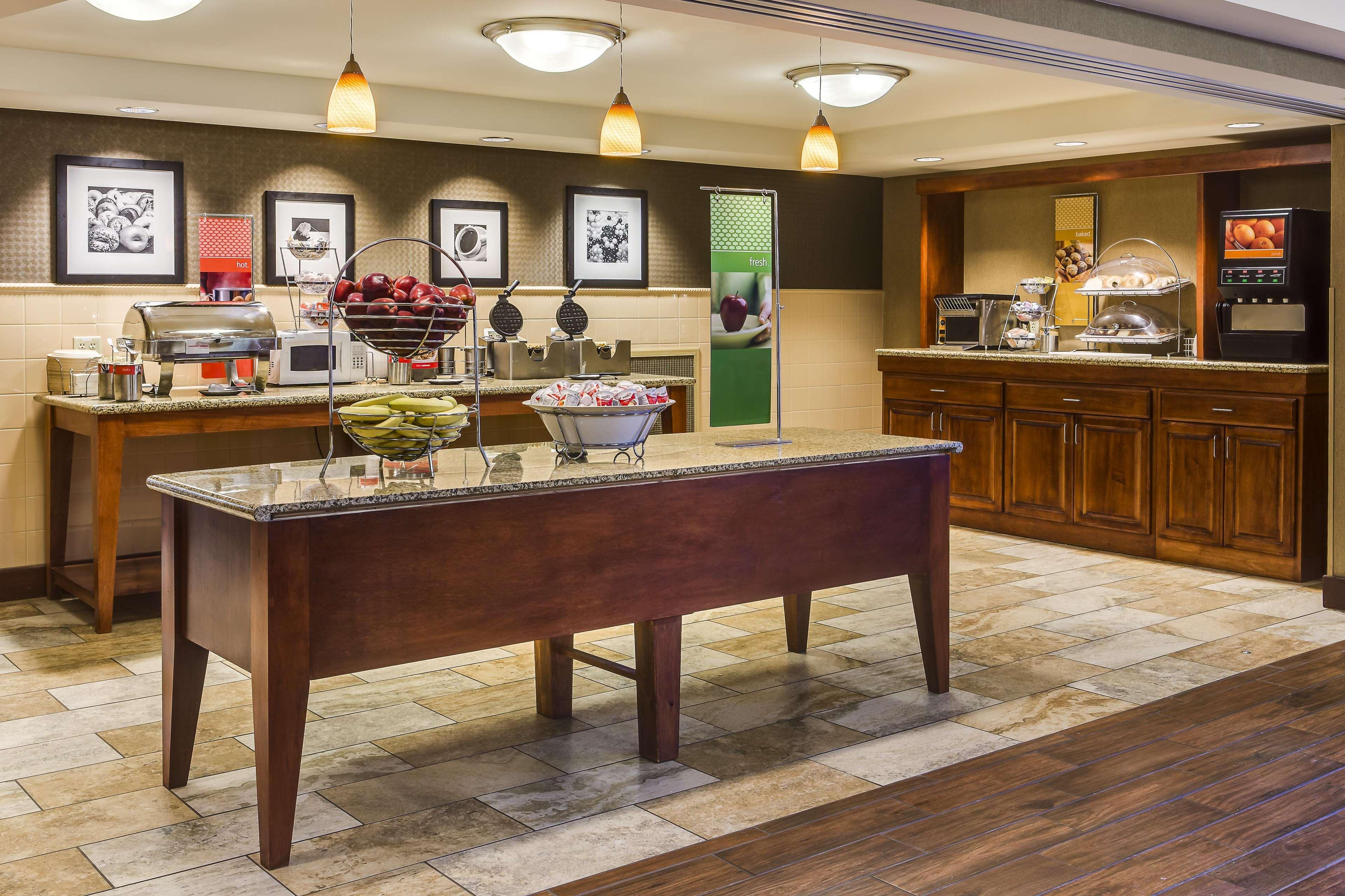 Hampton Inn Dubuque Extérieur photo