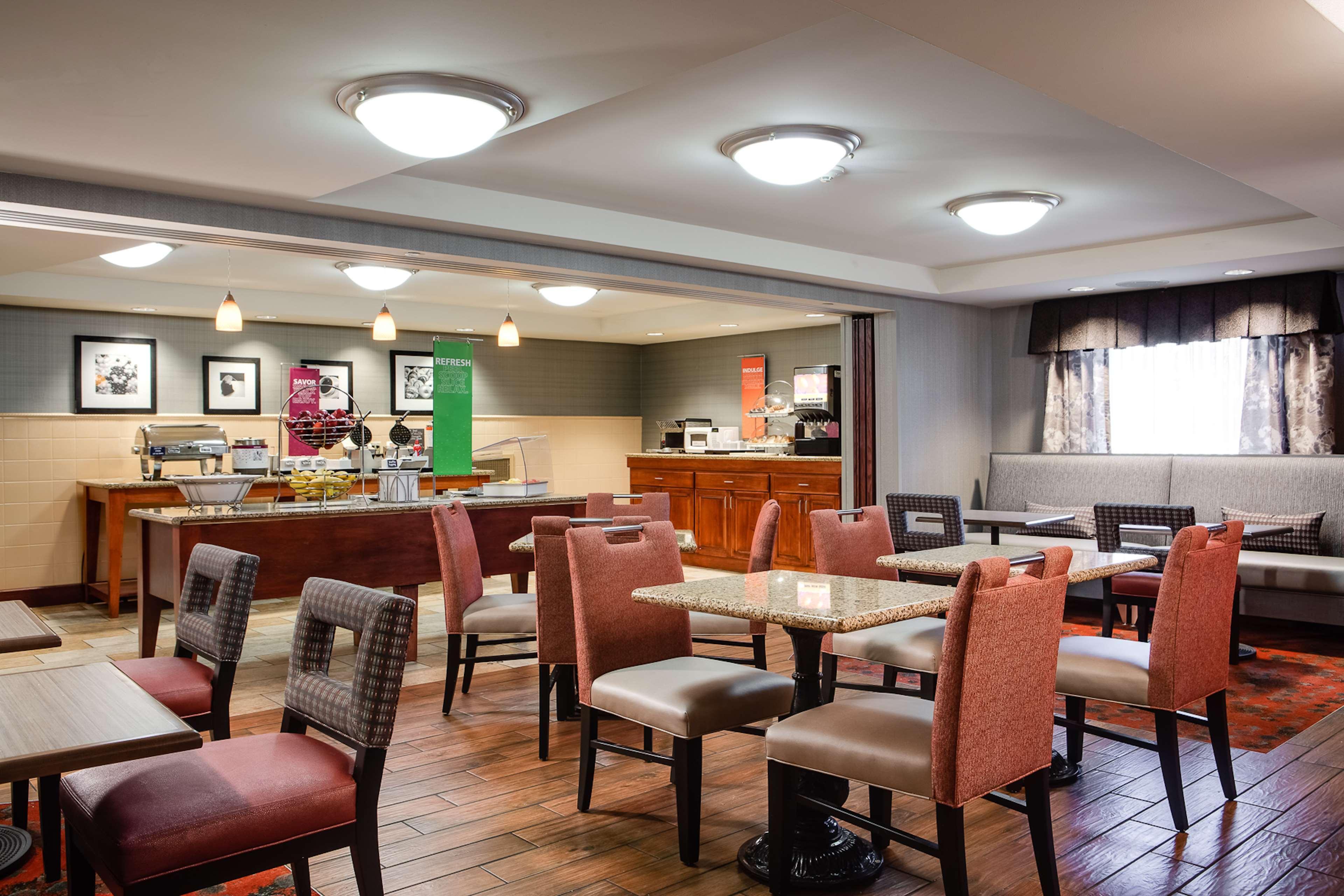 Hampton Inn Dubuque Extérieur photo