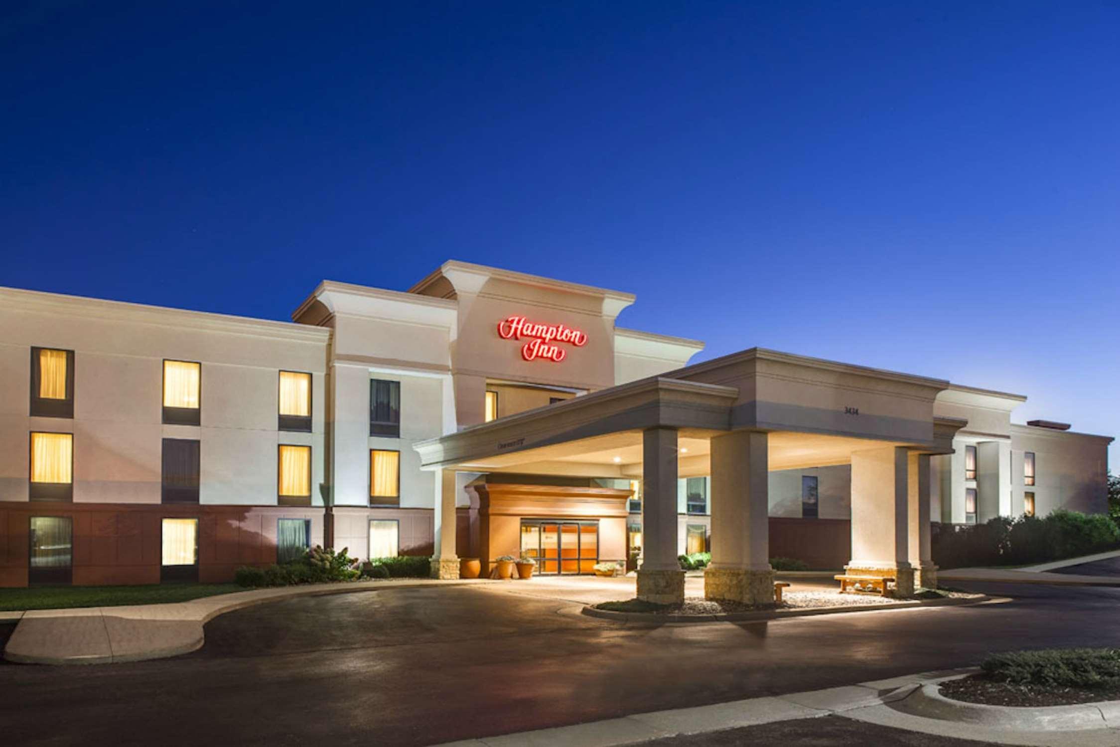 Hampton Inn Dubuque Extérieur photo