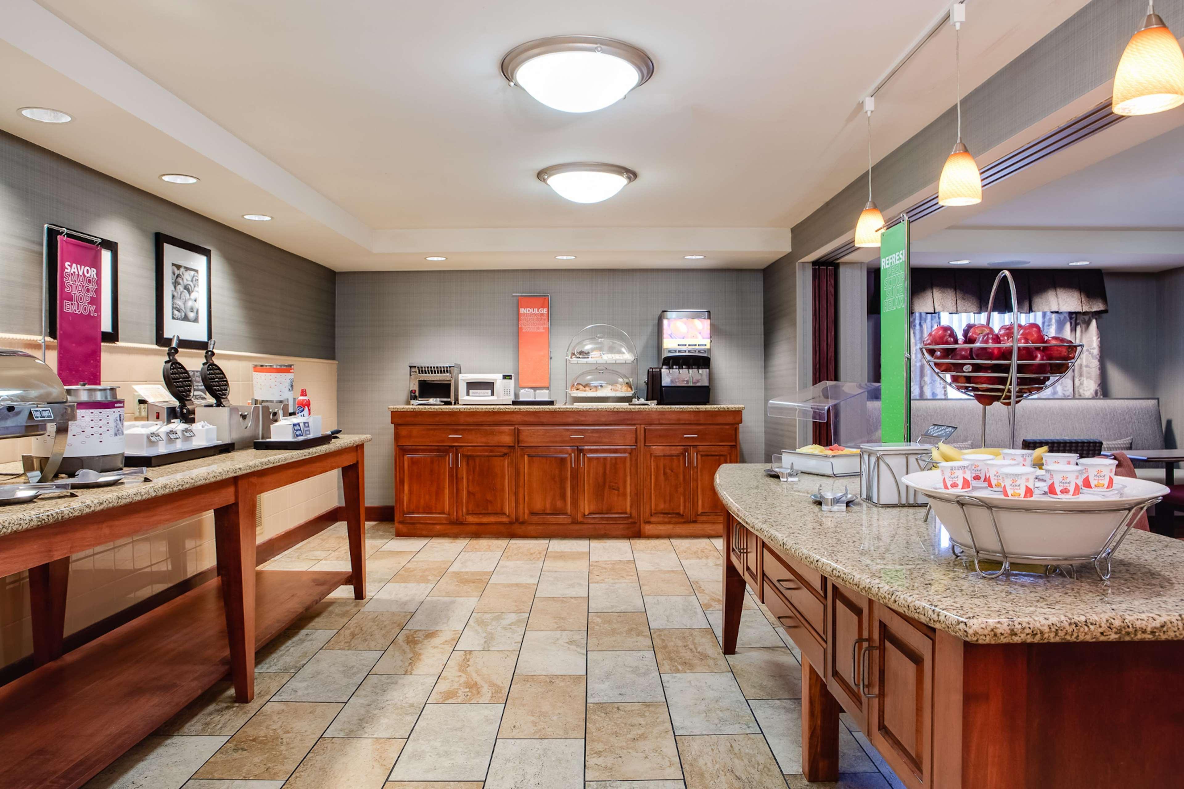 Hampton Inn Dubuque Extérieur photo