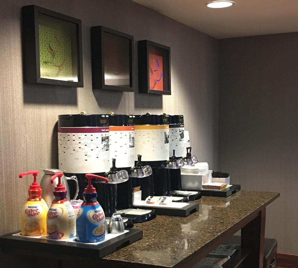 Hampton Inn Dubuque Extérieur photo