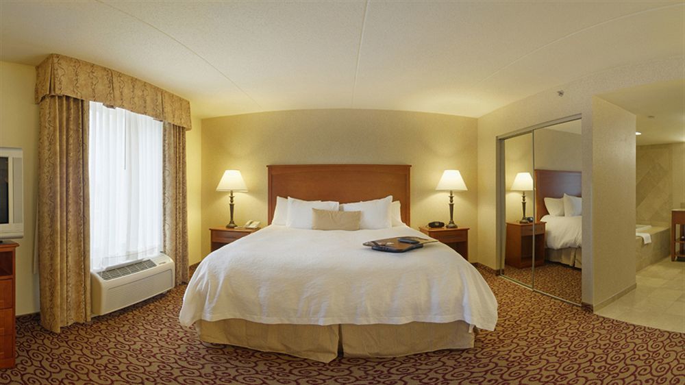 Hampton Inn Dubuque Extérieur photo