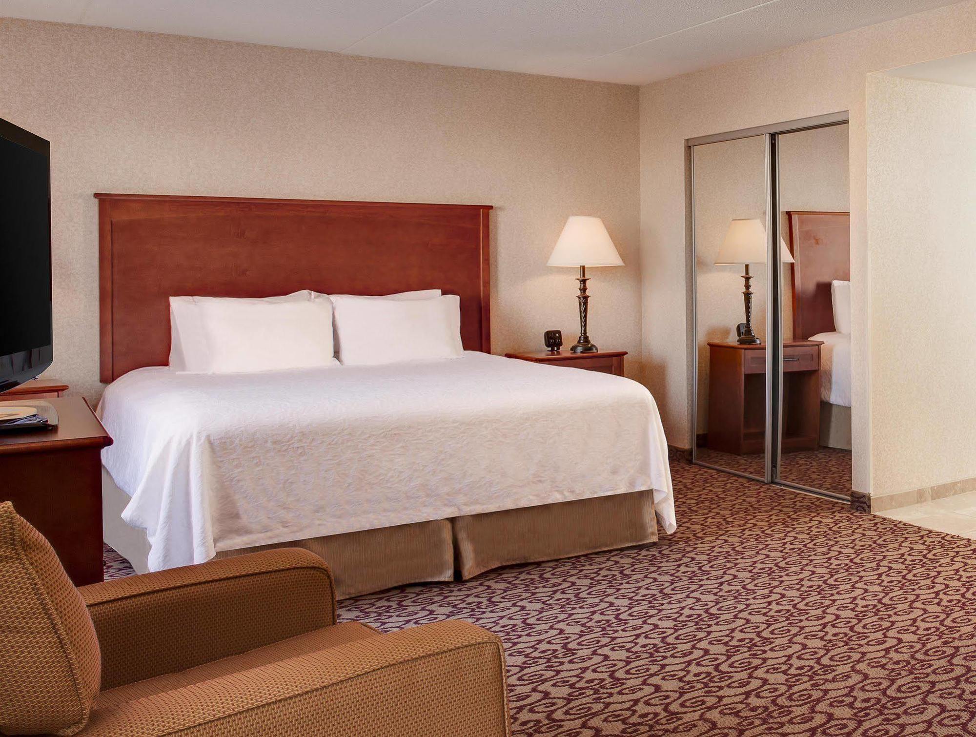 Hampton Inn Dubuque Extérieur photo